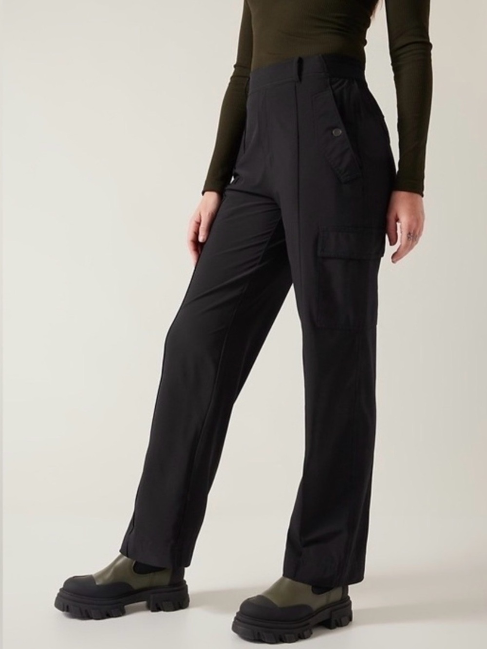 Athleta Vienna Cargo Pant in Black size 12